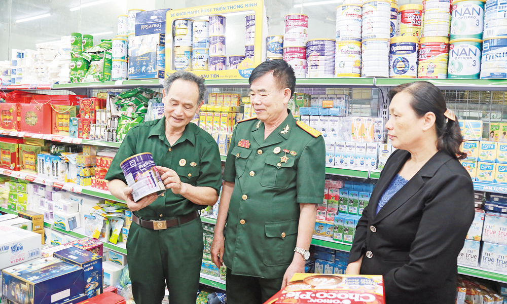  Kiên trung thời chiến, gương sáng thời bình